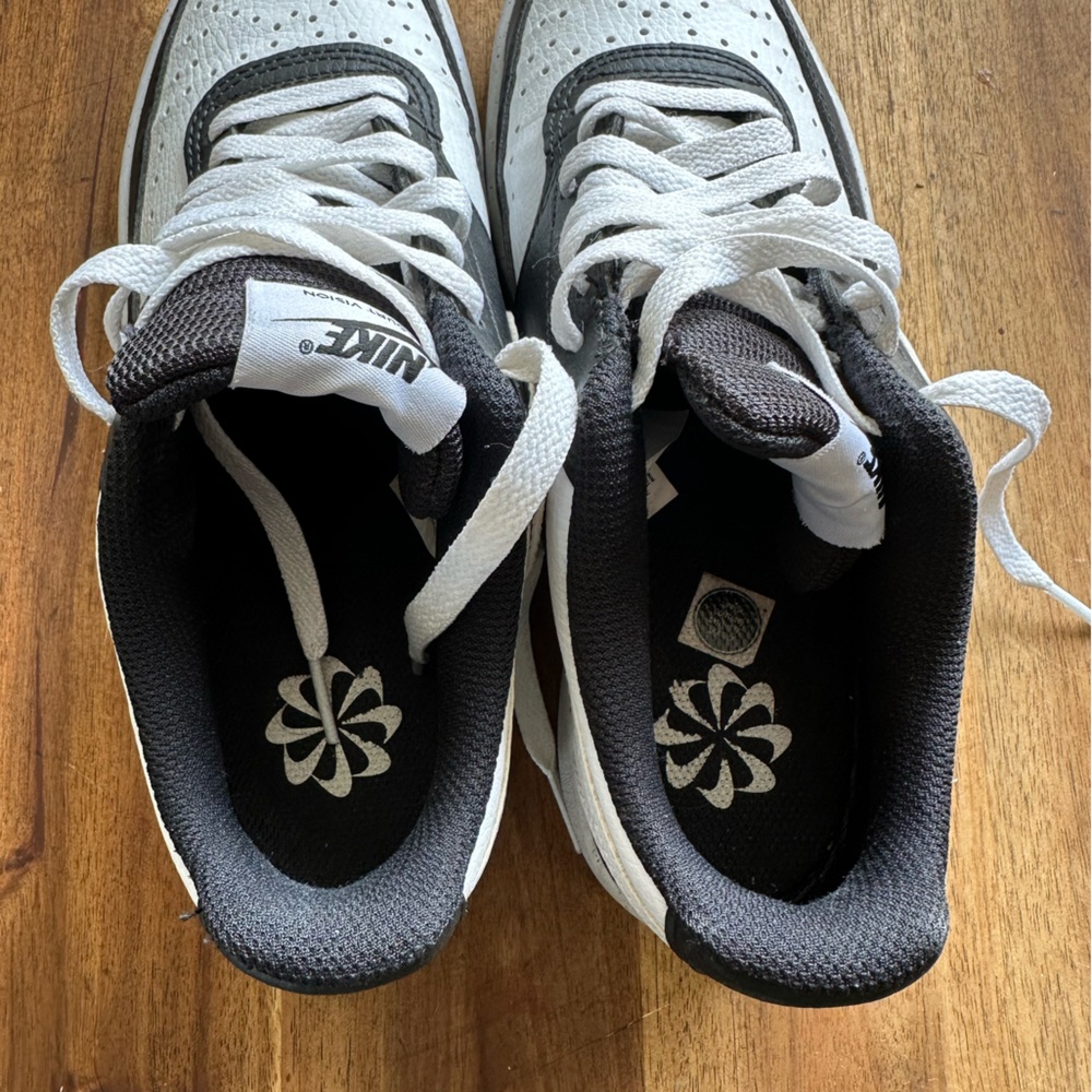 NIKE Court Vision Low Sneaker - Picture 8 of 8